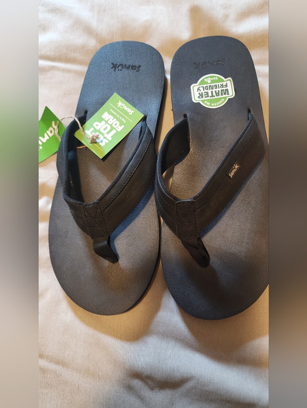 Sanuk Black Men’s Neoprene Strap Flip Flops